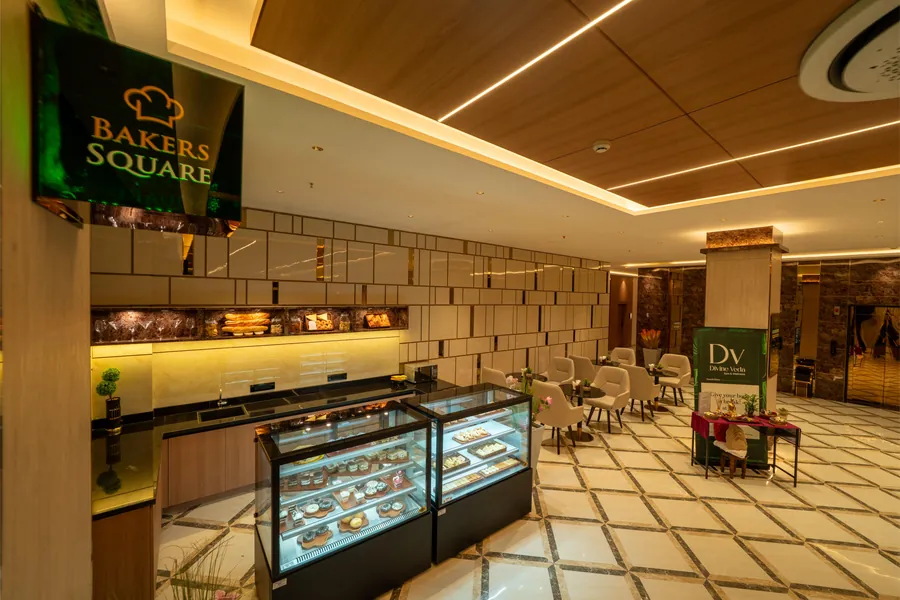 Bakers Square cafe counter in the lobby