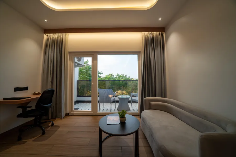 Sitting area opening onto the balcony