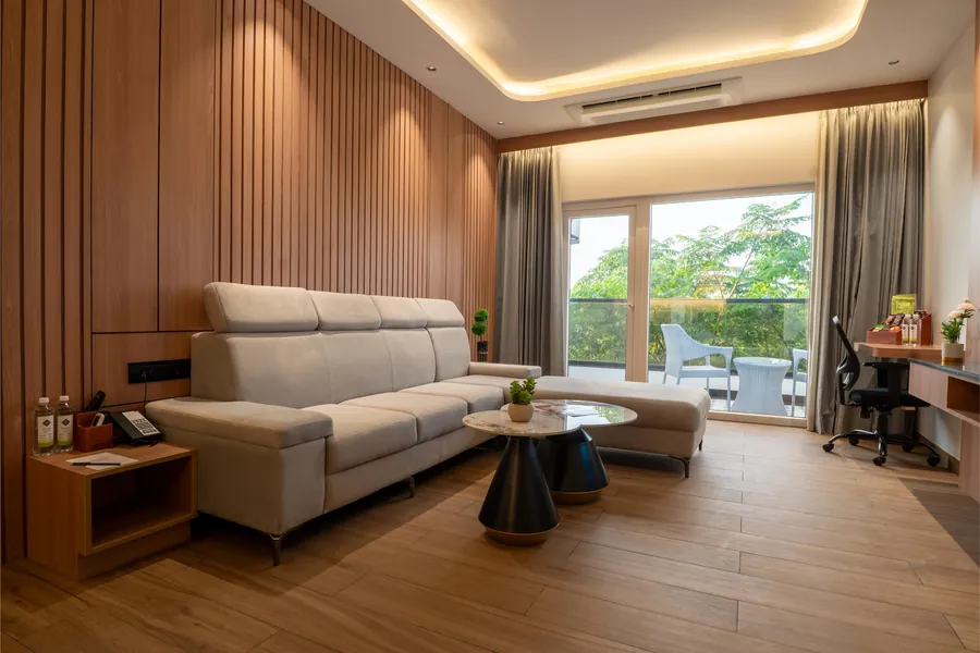 Suite Room living room with balcony